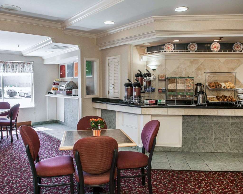 Comfort Suites Lafayette University Area Restaurant foto